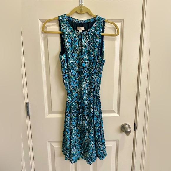LOFT sleeveless floral dress with tie waist. Size Medium - Picture 1 of 5
